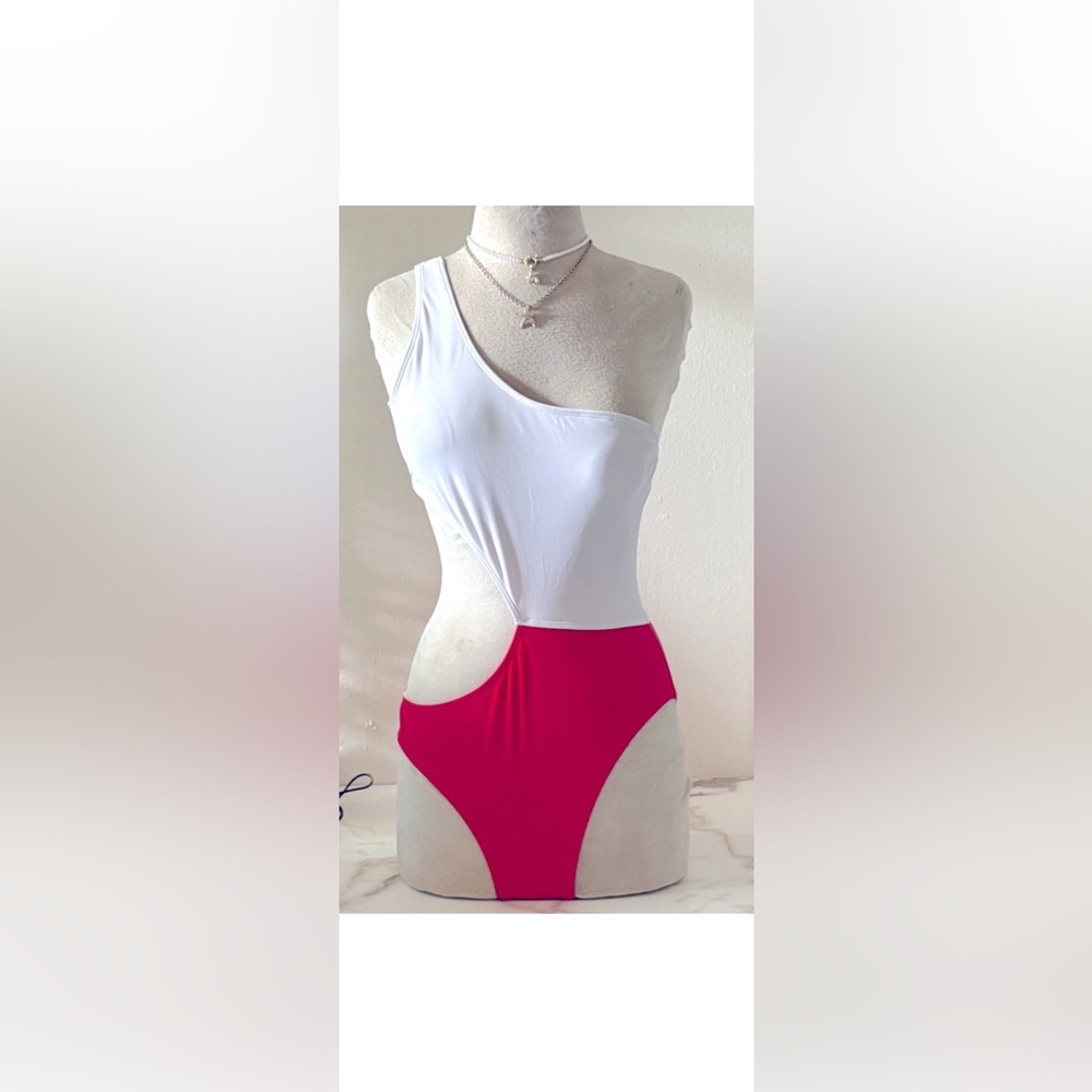 ❤️Sexy Cutout Swimsuit🤍